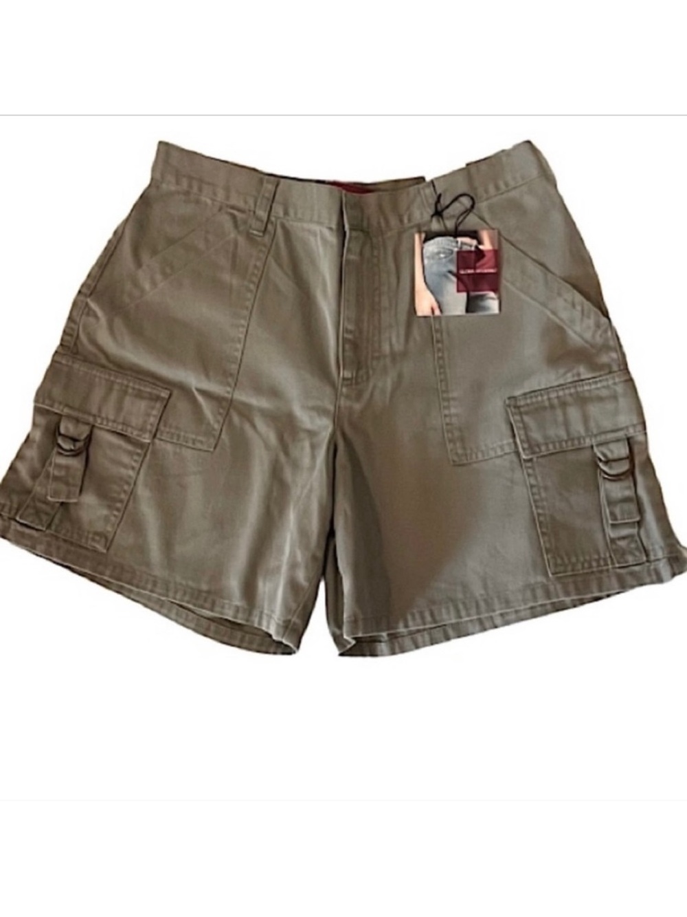 🆕- Gloria Vanderbilt Khaki Cargo Shorts. Size: 8